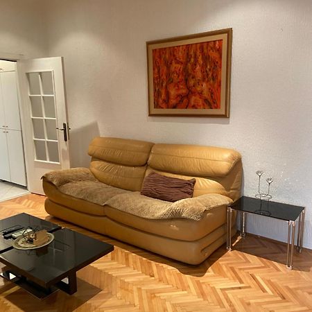 Right In The Heart Of Podgorica! Apartment Exterior photo